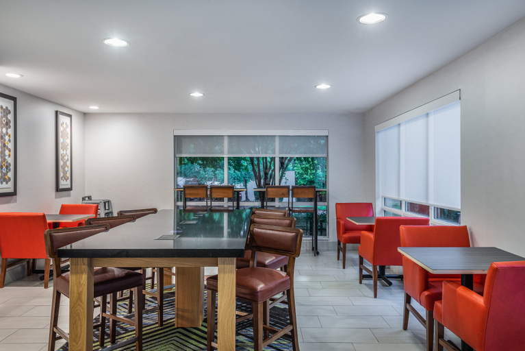 Food & Drinks 3, Holiday Inn Express CHAPEL HILL by IHG, Durham