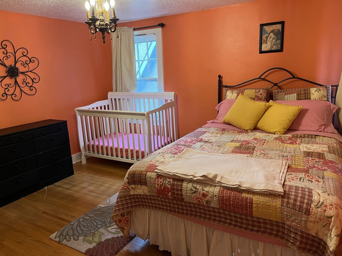 Others 4, Historic Twin Tudors Inn, Minnehaha