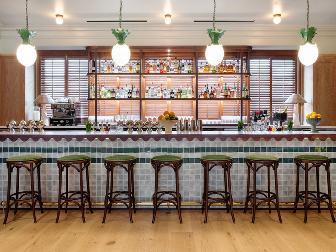 Food & Drinks 5, Palihouse Hyde Park Village, Hillsborough