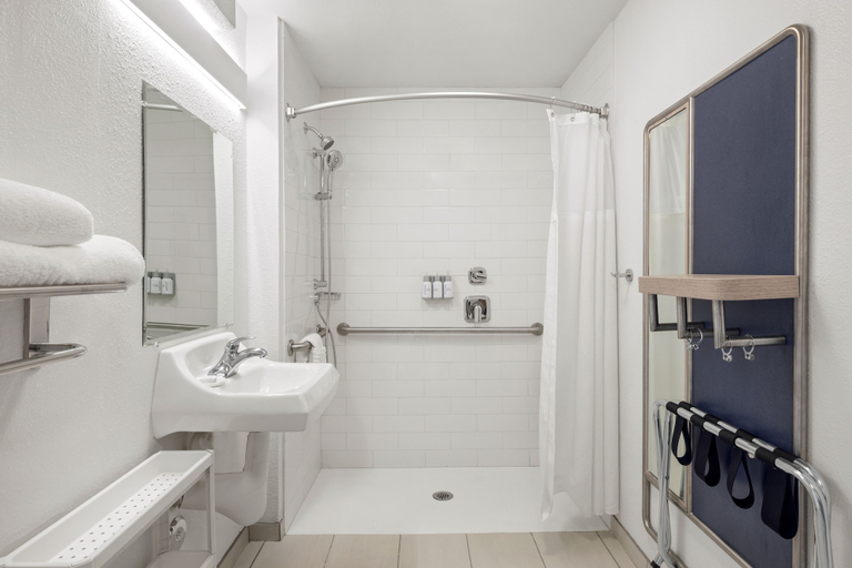 Bathroom 4, Orange Grove Inn, Orange