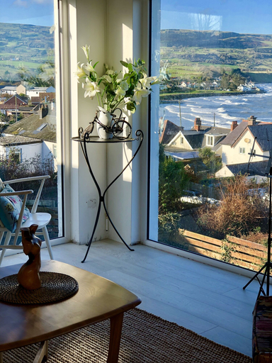 Others 2, 3 Bed Cottage - Sleeps 6 - Pets - Garden - Parking, Mid and East Antrim