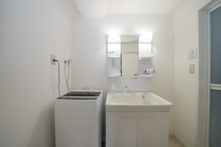 Bathroom 11