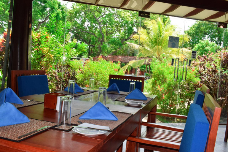 Food & Drinks 4, Anantamaa Trincomalee, Trincomalee Town and Gravets