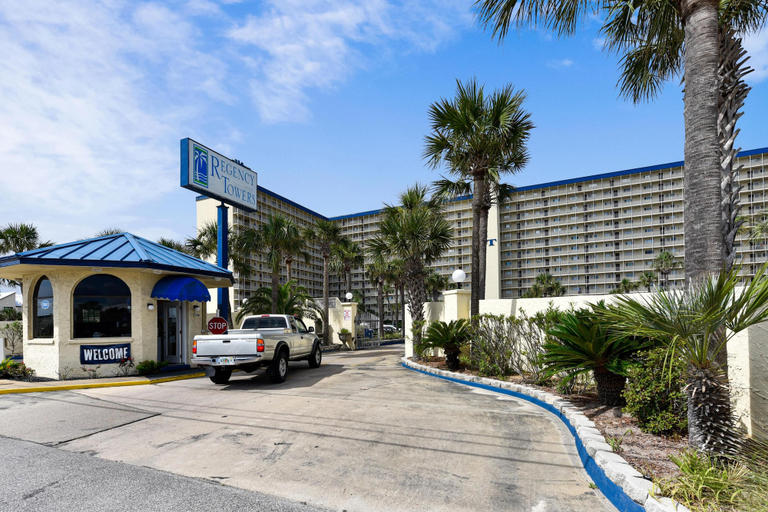 Exterior & Views 2, Regency Towers by Book That Condo, Bay