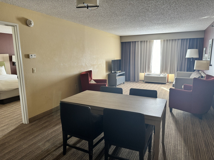 Bedroom 3, Comfort Inn & Suites St. Paul Northeast, Ramsey