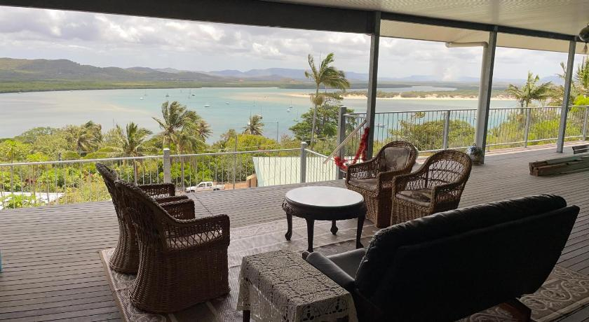 Others 4, Riva-La-Vista-Cooktown, Cook