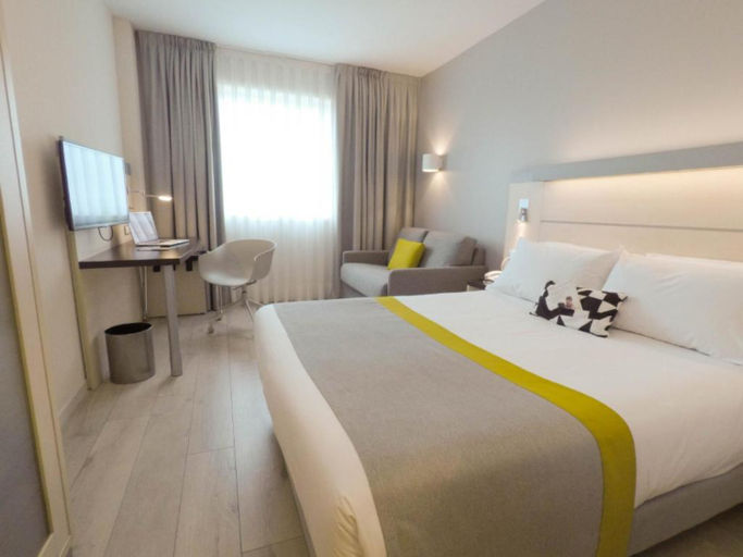 Bedroom 3, Holiday Inn Express PAMPLONA by IHG, Navarra