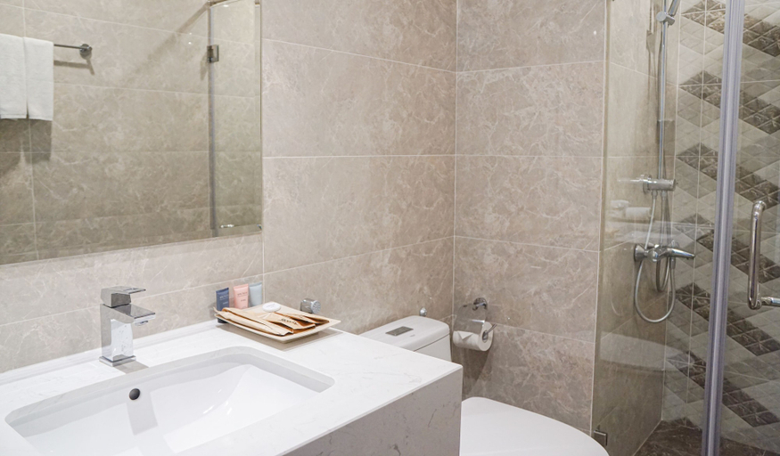 Bathroom 5, Aspaces Serviced Apartments, Từ Liêm