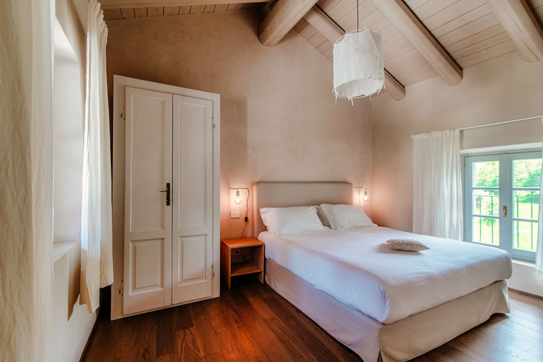 Bedroom 5, Dandelion Como Suites & Park, Como