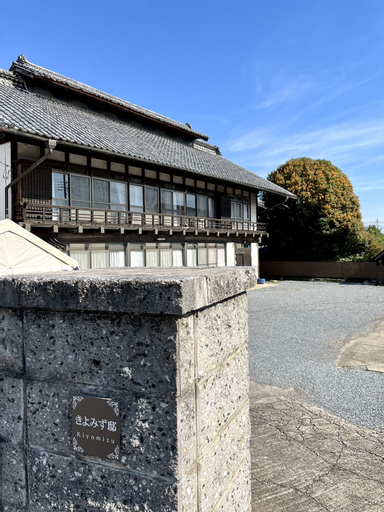 Exterior 7