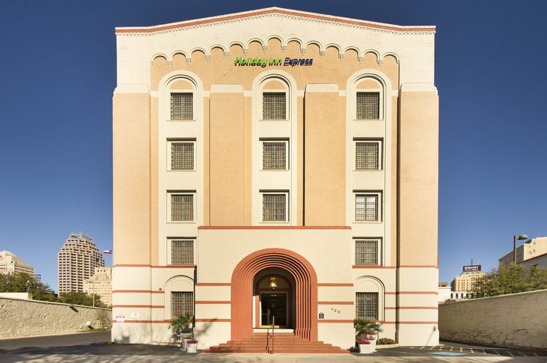Holiday Inn Express SAN ANTONIO N-RIVERWALK AREA, Bexar