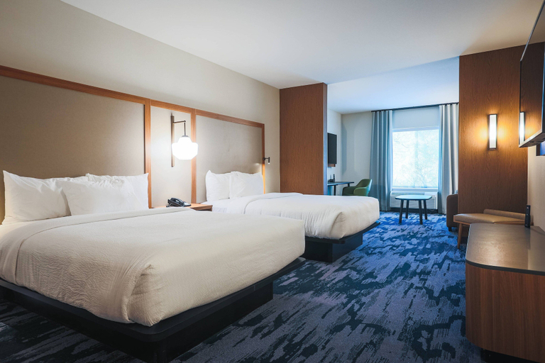 Bedroom 3, Fairfield Inn & Suites by Marriott Marquette, Marquette