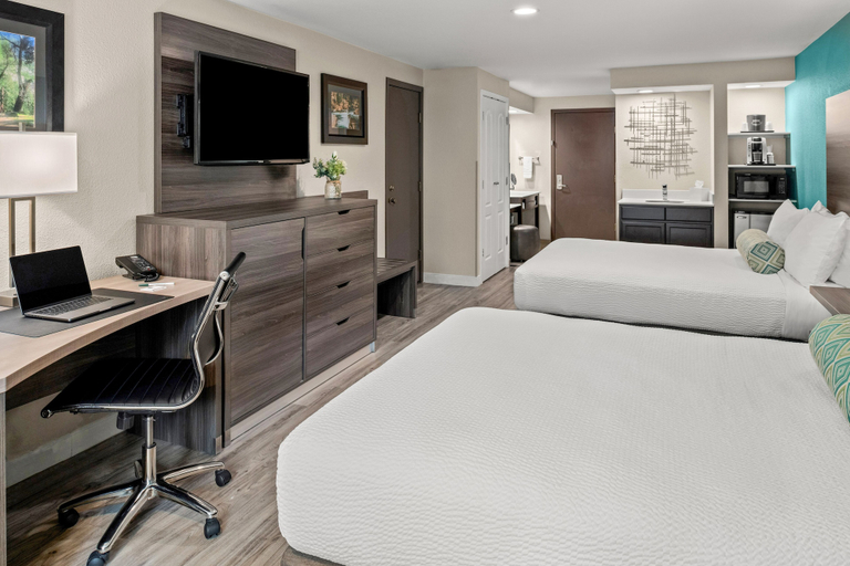 Bedroom 3, Yosemite Southgate Hotel & Suites, Madera