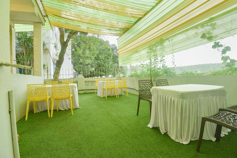 Food & Drinks 5, FabHotel Royal Baga Residency, North Goa