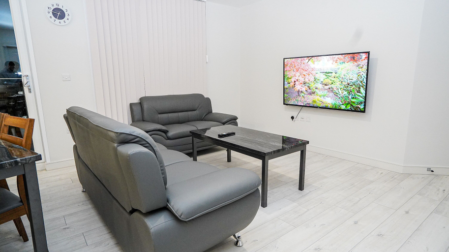 Others 4, Penthouses in Slough, Slough