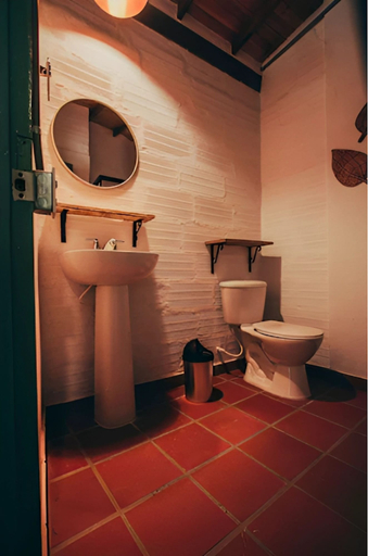 Bathroom 5, Centro Hostel Medellín, Medellín