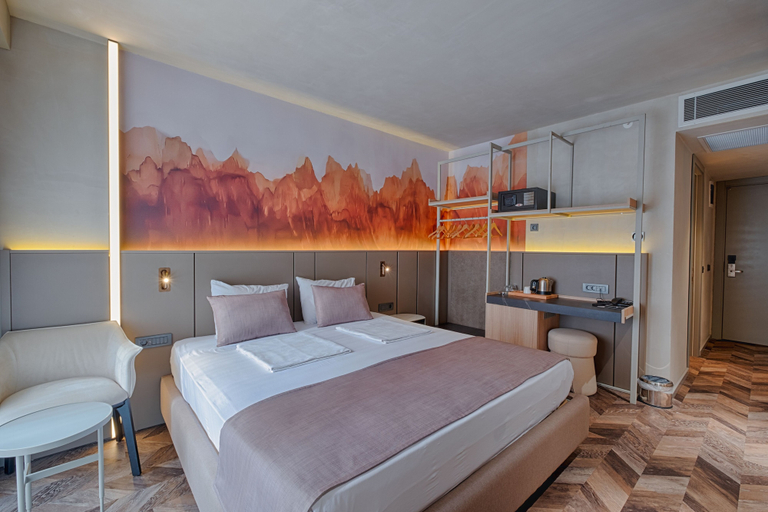 Bedroom 3, Kleopatra Dreams Beach Hotel, Alanya