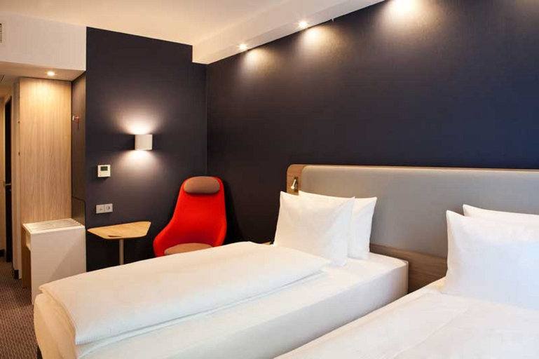 Bedroom 3, Holiday Inn Express BOCHUM by IHG, Bochum