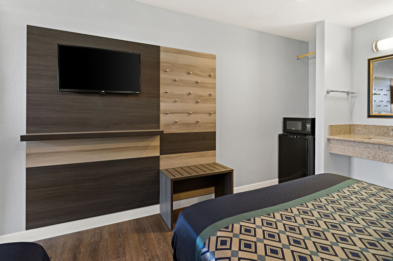 Bedroom 6