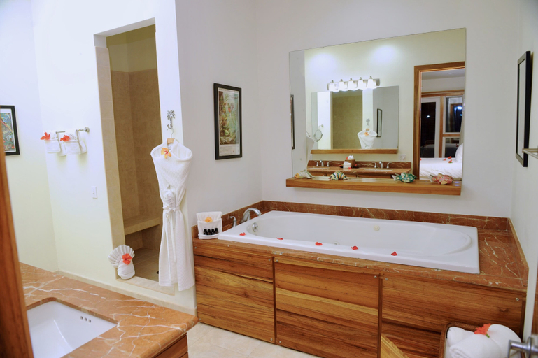 Bathroom 3, The Phoenix Resort