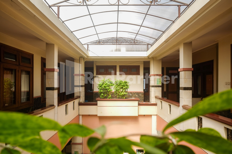 Exterior & Views, Griya Fatima Mitra RedDoorz near UGM, Sleman