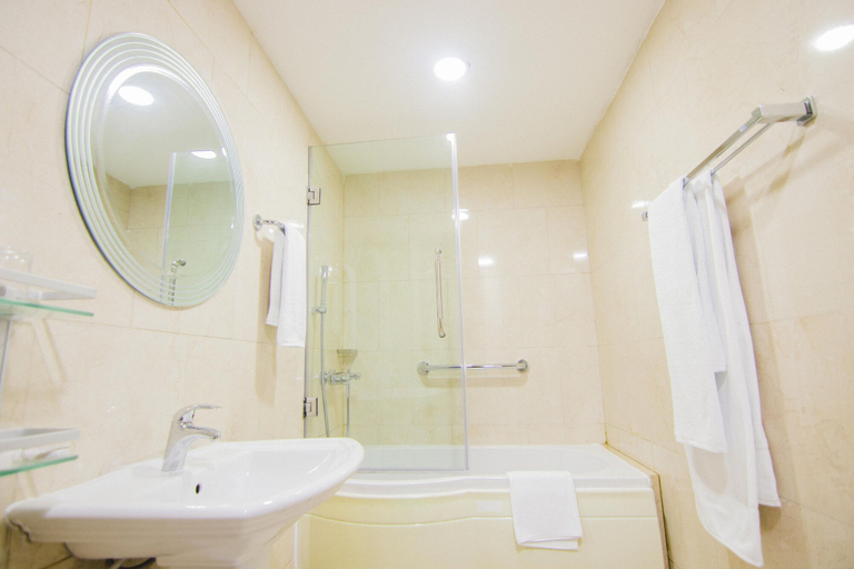 Bathroom, White Stones Hotel, Obio/Akp