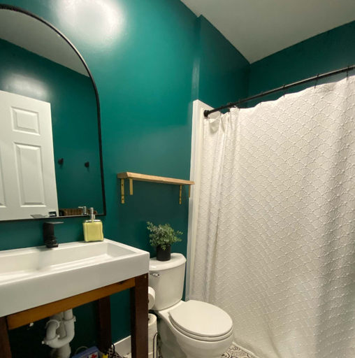 Bathroom, The Front Porch, Seminole