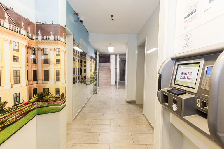 Public Area, Smart Nano Living – Wien Hauptbahnhof - self check-in, Wien