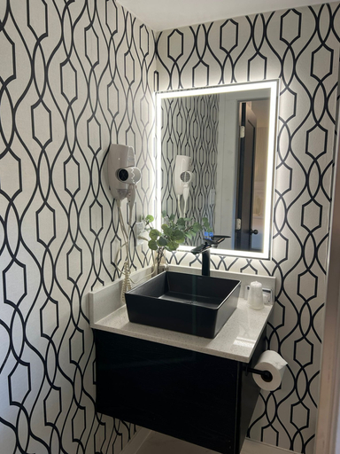 Bathroom 5, The Spot, Nanaimo