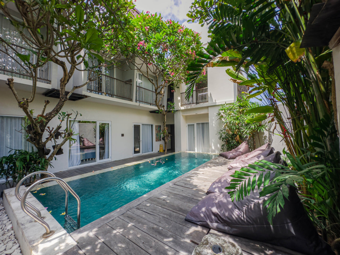 Hola Seminyak, Badung