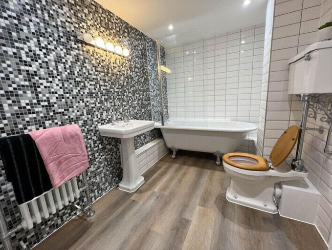 Bathroom 3, The Burlington Collection, Norfolk