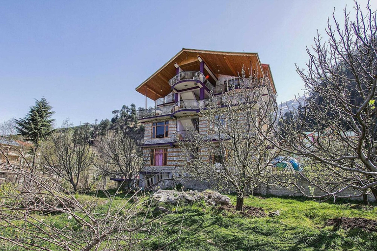 Exterior & Views