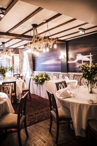 Food & Drinks 5, The White Swan Hotel, Warwickshire