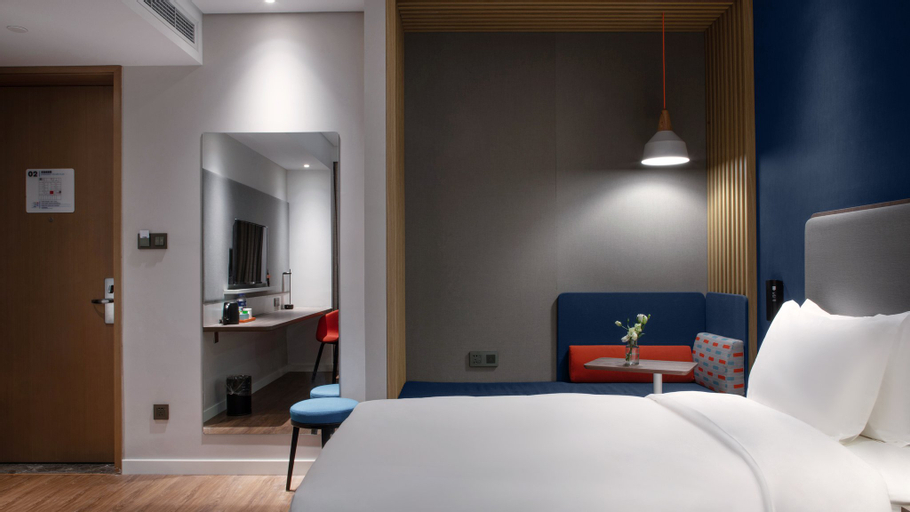 Bedroom 28