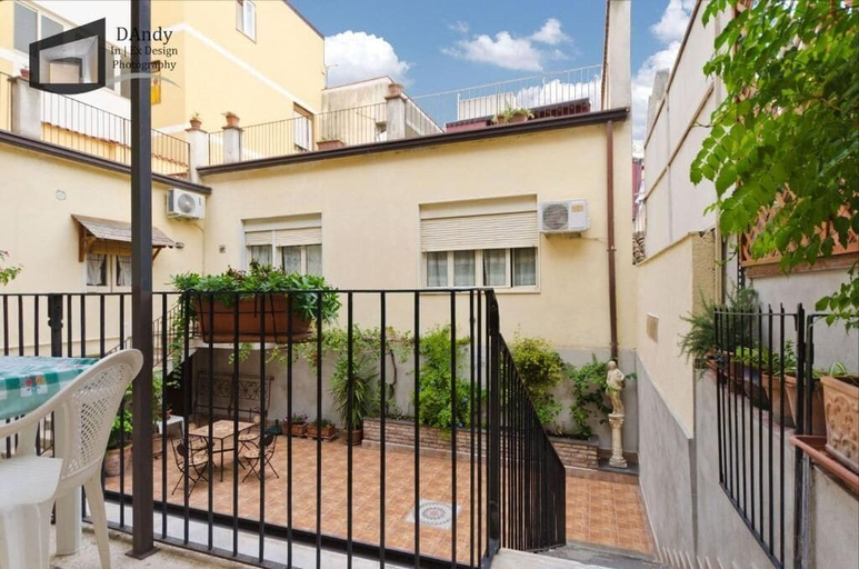 Others 4, Etna Bed & Breakfast, Catania