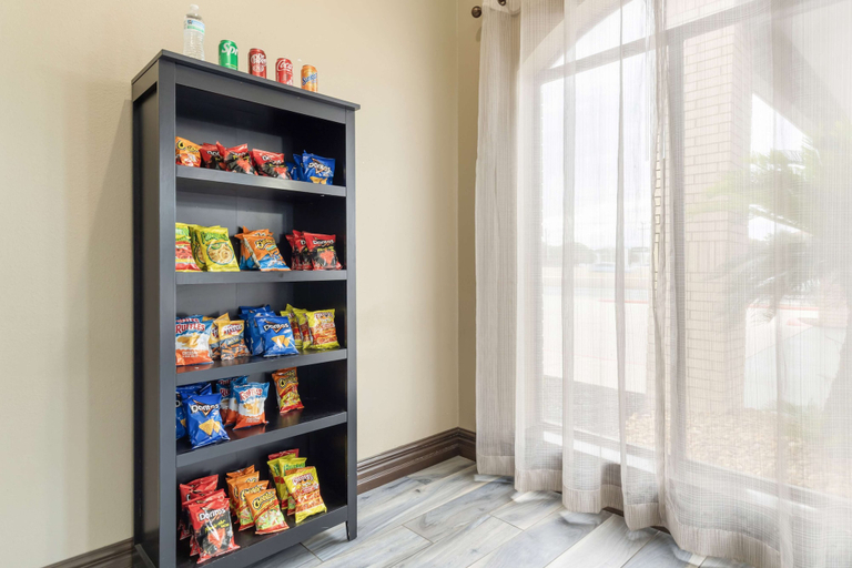 Food & Drinks 5, Best Western near Lackland AFB/SeaWorld, Bexar