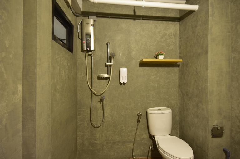 Bedroom 5, The Chatbox Silom Hostel, Bang Rak