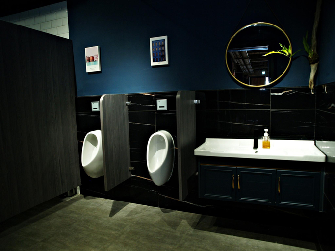 Bathroom 3, 18th prussianblueinn, Kaohsiung