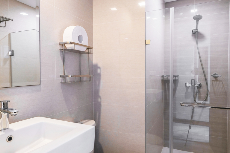 Bathroom 4, Tess and Tessha Condotel near T3 Airport, Pasay City