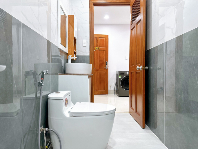 Bathroom 3, Milanesa Hotel & Apartment, Vũng Tàu