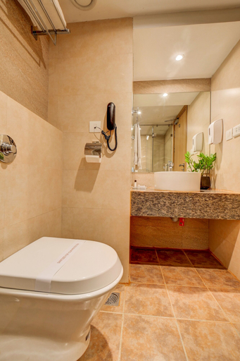 Bathroom 5, The SSK Solitaire Hotel & Banquets, Nashik