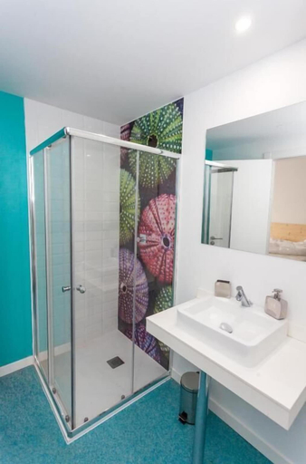 Bathroom 3, WeHostel Palma, Baleares
