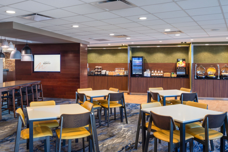 Food & Drinks 5, Fairfield Inn and Suites by Marriott Chillicothe, Ross