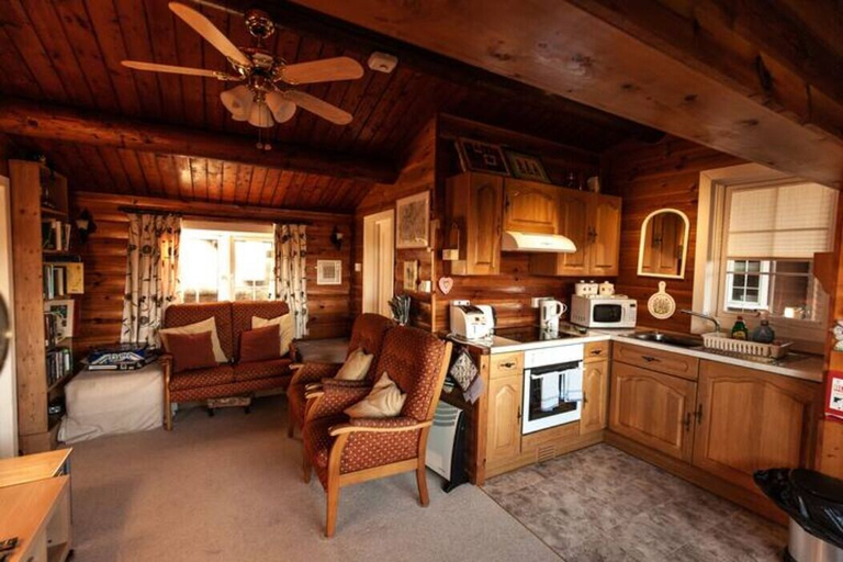 Others 5, Two Bed Log Cabin in the Mountains, Gwynedd