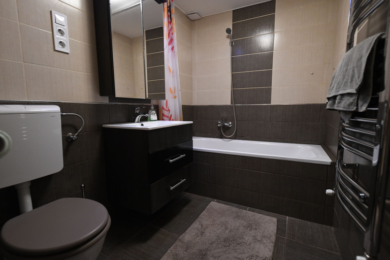 Bathroom 3, Cosy 2 bedroom flat in the heart of Budapest, Budapesti
