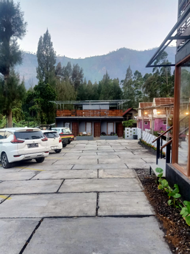 Exterior 15