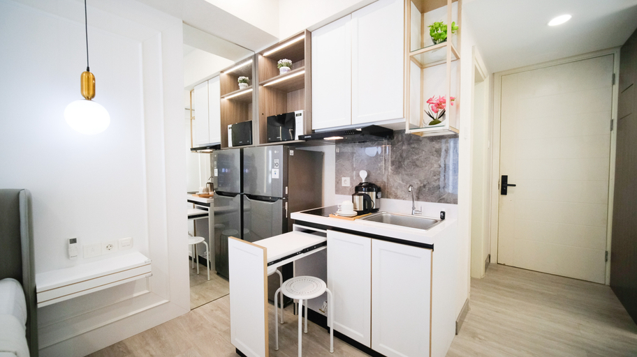 Others 2, Modern and Cozy Studio at Benson Supermall Mansion Apartment By Travelio, Surabaya
