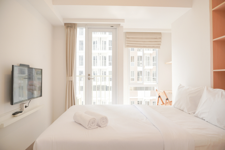 Others 2, Comfy and Enjoy Studio at Tokyo Riverside PIK 2 Apartment By Travelio, Tangerang