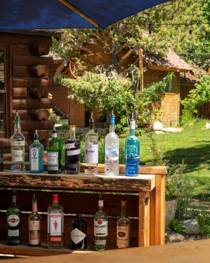 Food & Drinks 5, Desolation Hotel Hope Valley, Alpine