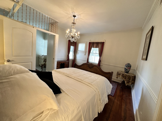 Bedroom 2, Amethyst Garden Inn, Chatham